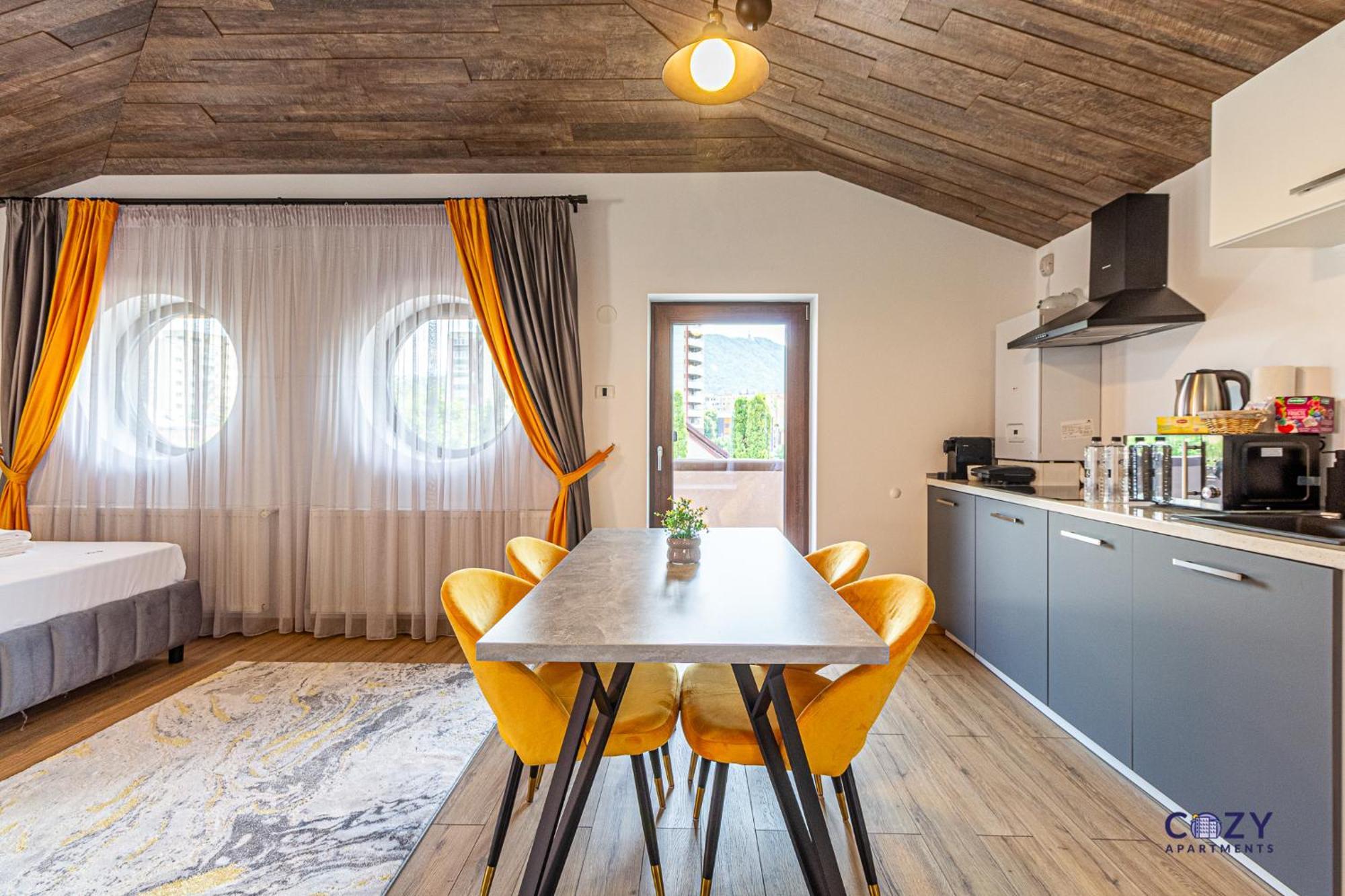 Cozy Brand New Boutique Aparthotel Braşov Esterno foto