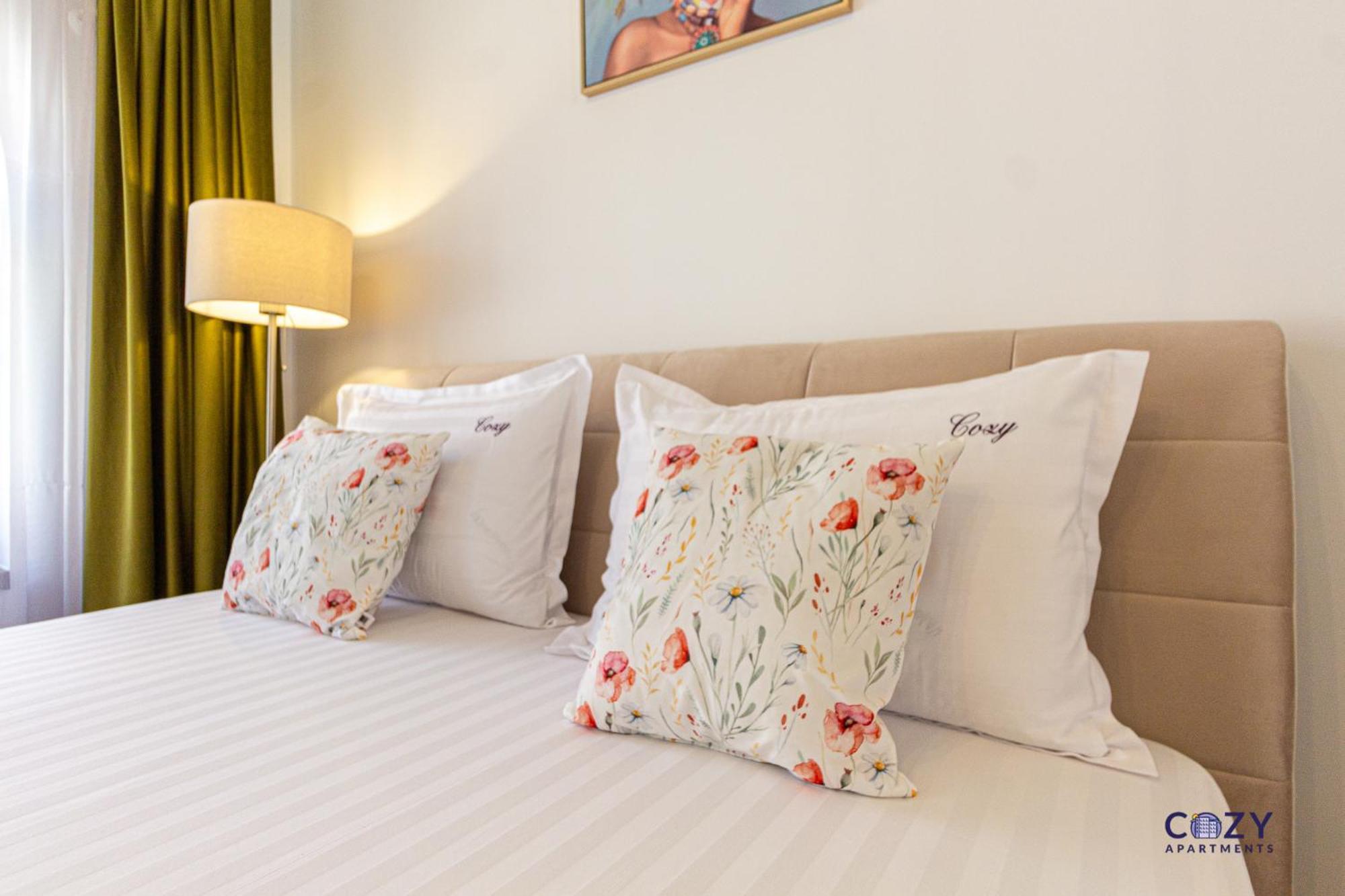 Cozy Brand New Boutique Aparthotel Braşov Esterno foto