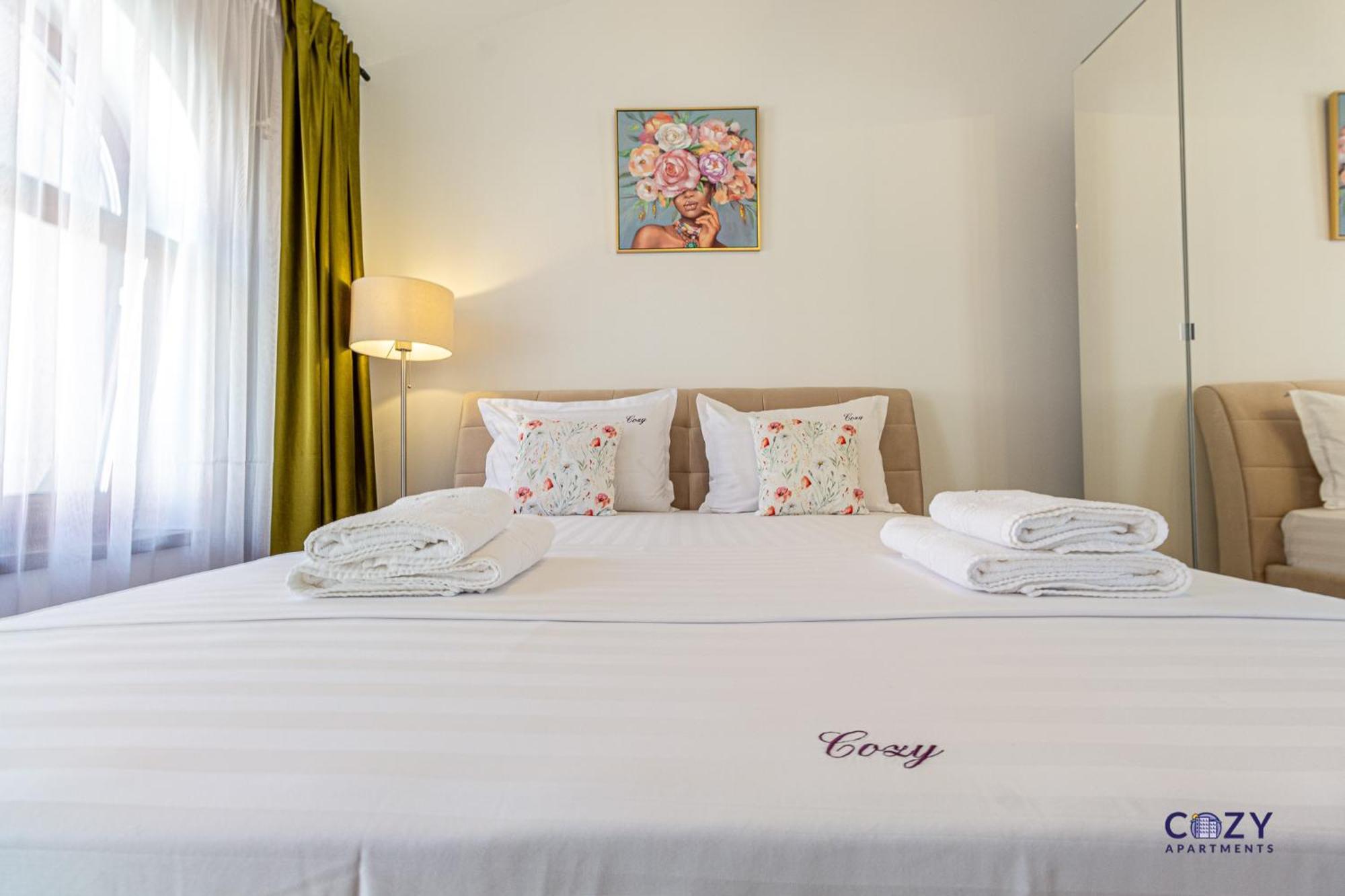 Cozy Brand New Boutique Aparthotel Braşov Esterno foto