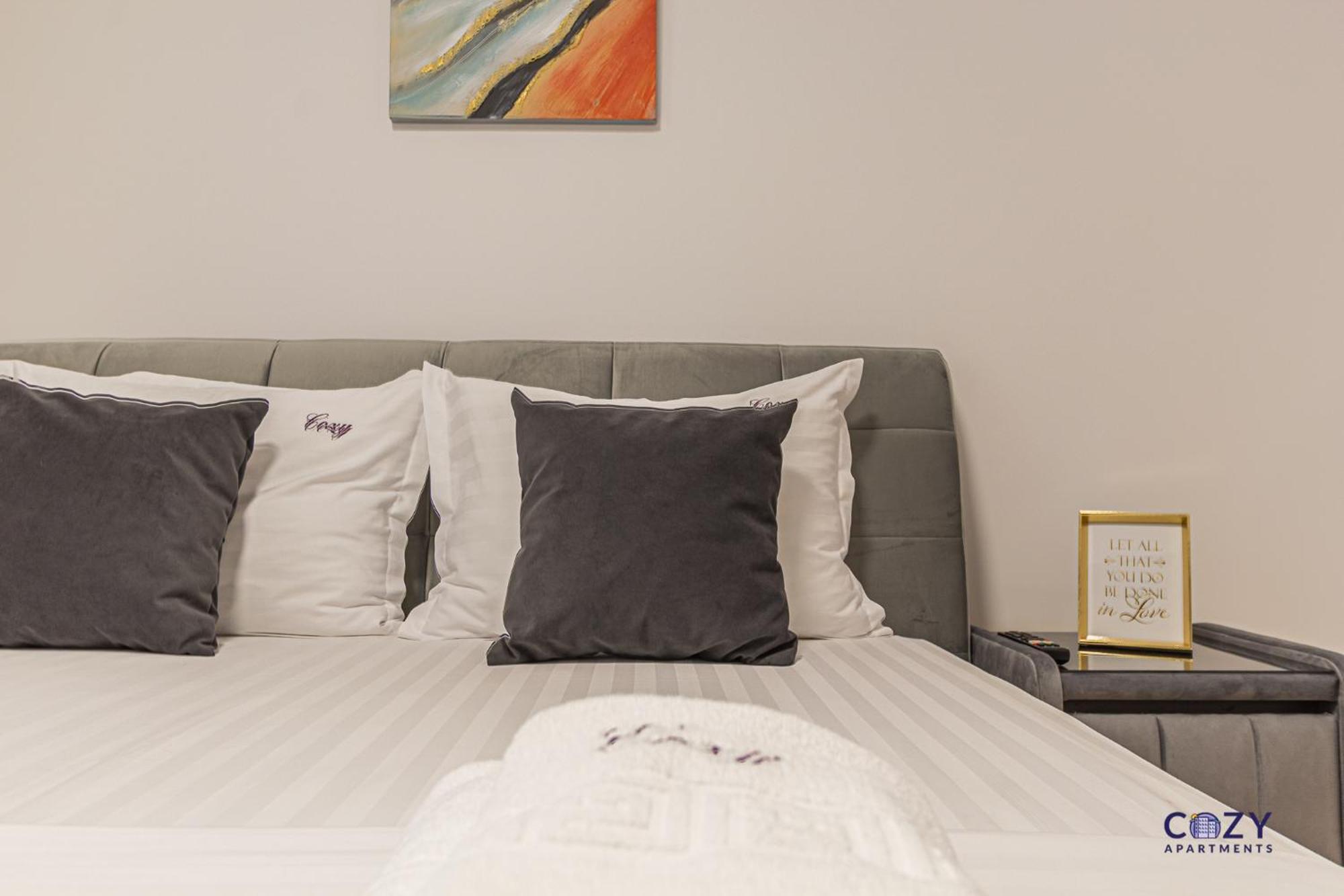 Cozy Brand New Boutique Aparthotel Braşov Esterno foto