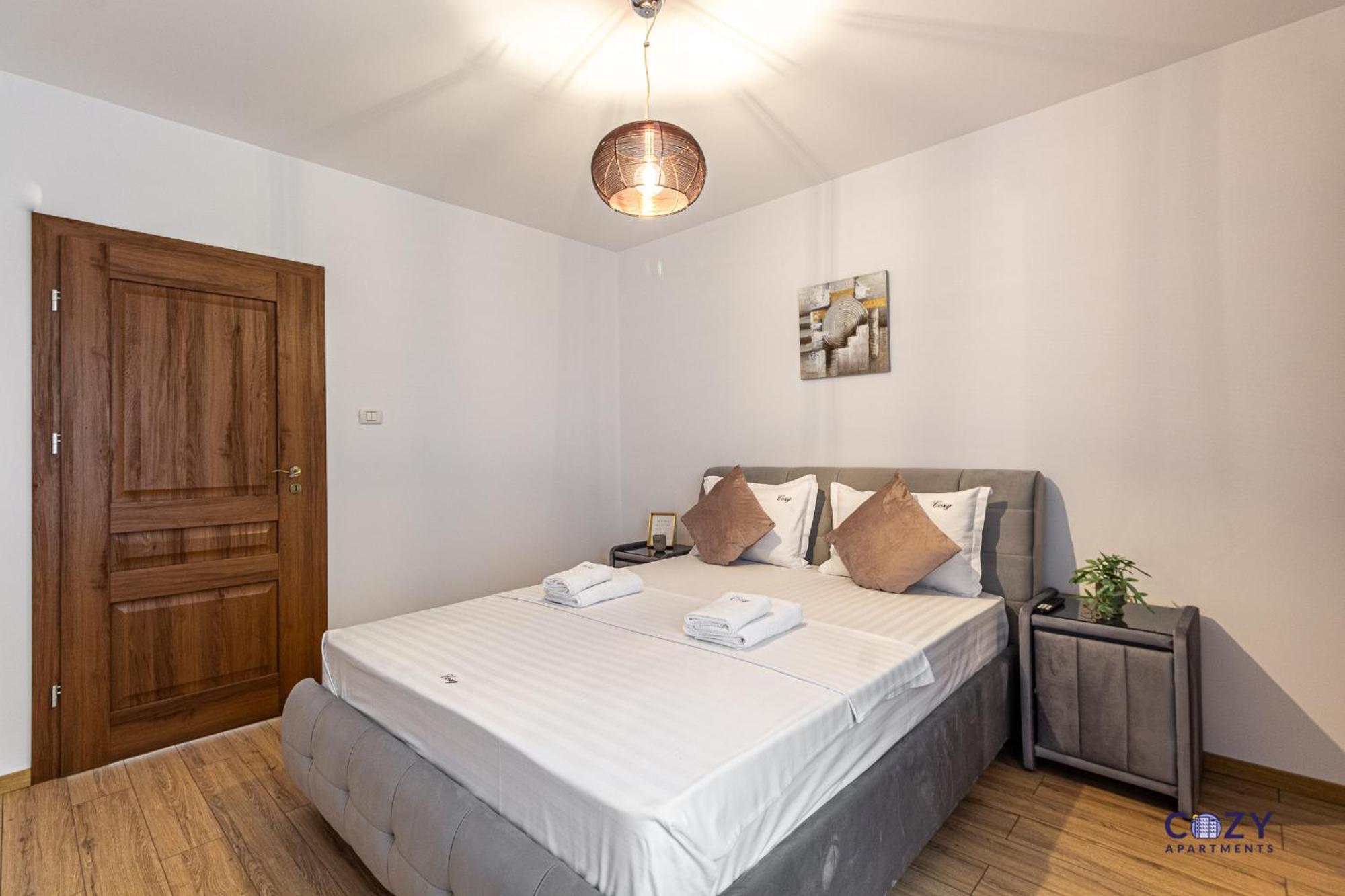 Cozy Brand New Boutique Aparthotel Braşov Esterno foto